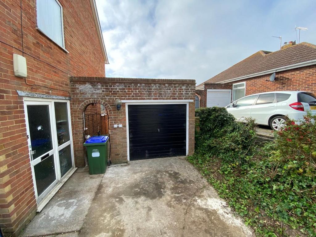 Garage (b).jpg
