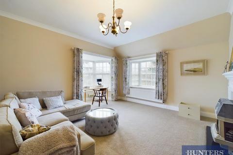 2 bedroom apartment for sale - Holbeck Hill, Scarborough