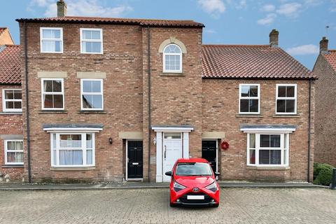 2 bedroom flat for sale, Wilkinsons Court, Easingwold, York