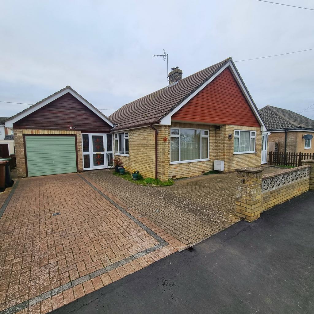 Felix Road, Stowupland, Stowmarket, IP14 3 bed bungalow for sale £375,000