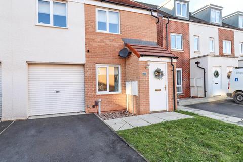 3 bedroom semi-detached house for sale - Harwood Court, Whitewater Glade, Stockton-On-Tees, TS18 2FE