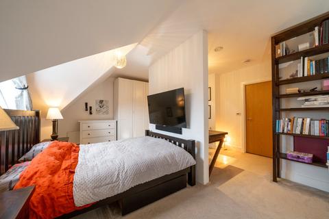 4 bedroom end of terrace house for sale, Guildford, Surrey GU1