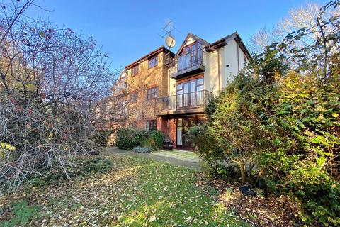 undefined, London Road, High Wycombe, Buckinghamshire, HP11
