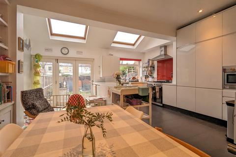 48 Killearn Road, London, SE6 1BT