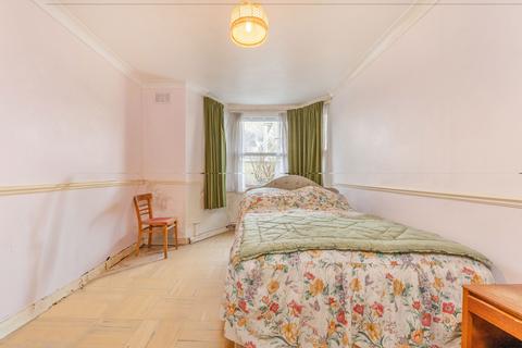 2 bedroom flat for sale, Geoffrey Road, SE4