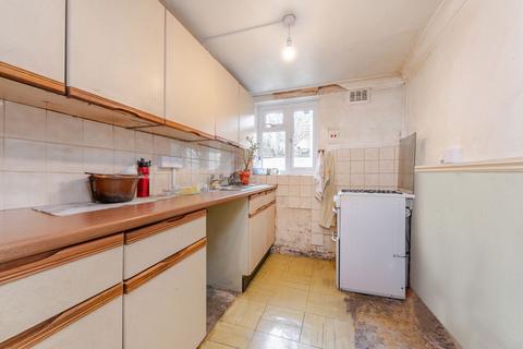 2 bedroom flat for sale, Geoffrey Road, SE4