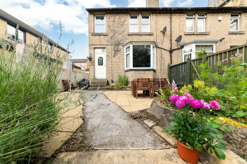 Thornfield Road, Huddersfield, HD4 3 bed end of terrace house for sale