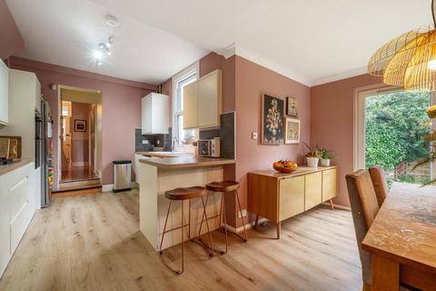 3 Monivea Road, Beckenham, BR3 1HJ
