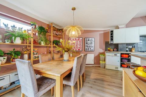 3 Monivea Road, Beckenham, BR3 1HJ