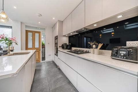 54 Bromley Road, Beckenham, BR3 5NP