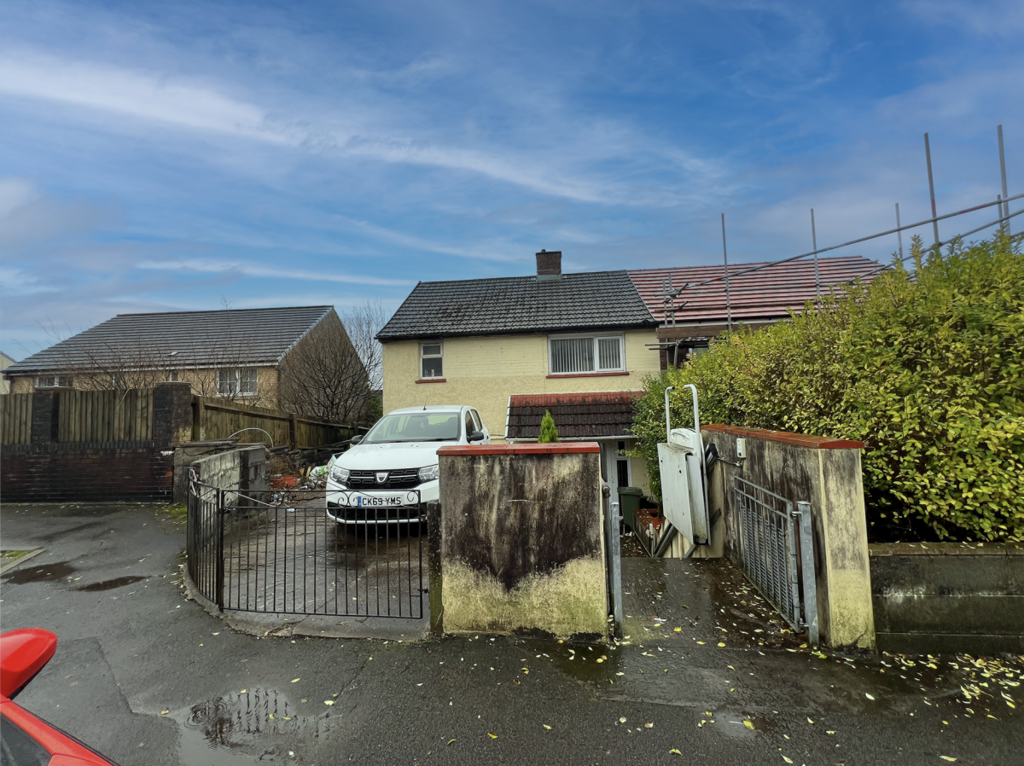 Heol Tyllwyd Tonyrefail Tonyrefail 3 bed semidetached house for sale £99,950
