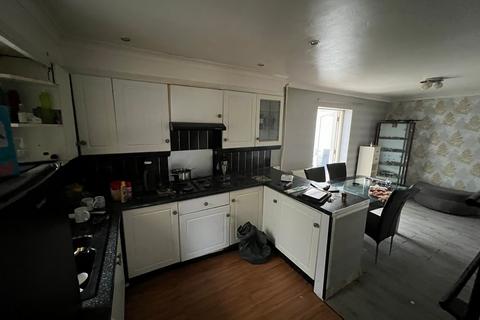 27 Heol Tyllwyd, Tonyrefail, Porth, CF39 8LW