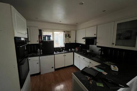 27 Heol Tyllwyd, Tonyrefail, Porth, CF39 8LW