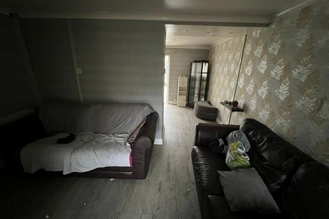 27 Heol Tyllwyd, Tonyrefail, Porth, CF39 8LW