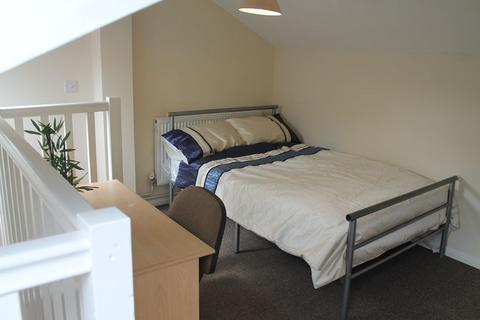 6 bedroom townhouse to rent, 32 Bluecoat Close, Nottingham, NG1 4DP