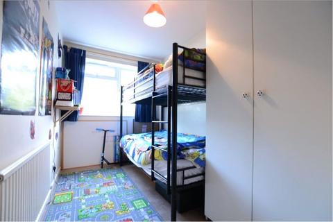 2 bedroom apartment for sale, Queen Elizabeth Drive, Aldershot, Hampshire