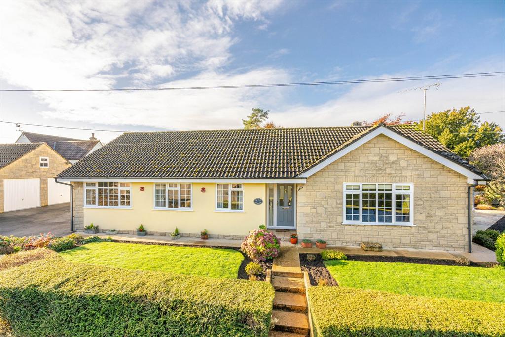 High Street, Hawkesbury Upton 4 bed detached bungalow for sale £750,000