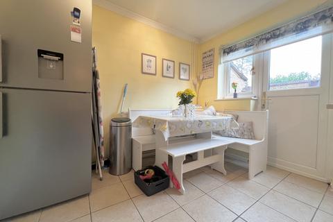 35 Galloway Close, Basingstoke, RG22 6SX