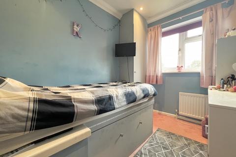 35 Galloway Close, Basingstoke, RG22 6SX