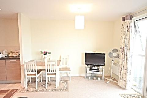 2 bedroom apartment for sale, Tuns Lane, Slough, Berkshire