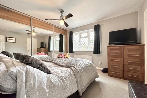 4 bedroom detached house for sale - Badgers Copse, Camberley, Surrey