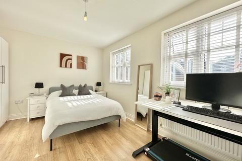 3 bedroom terraced house for sale, Gomer Road, Bagshot, Surrey