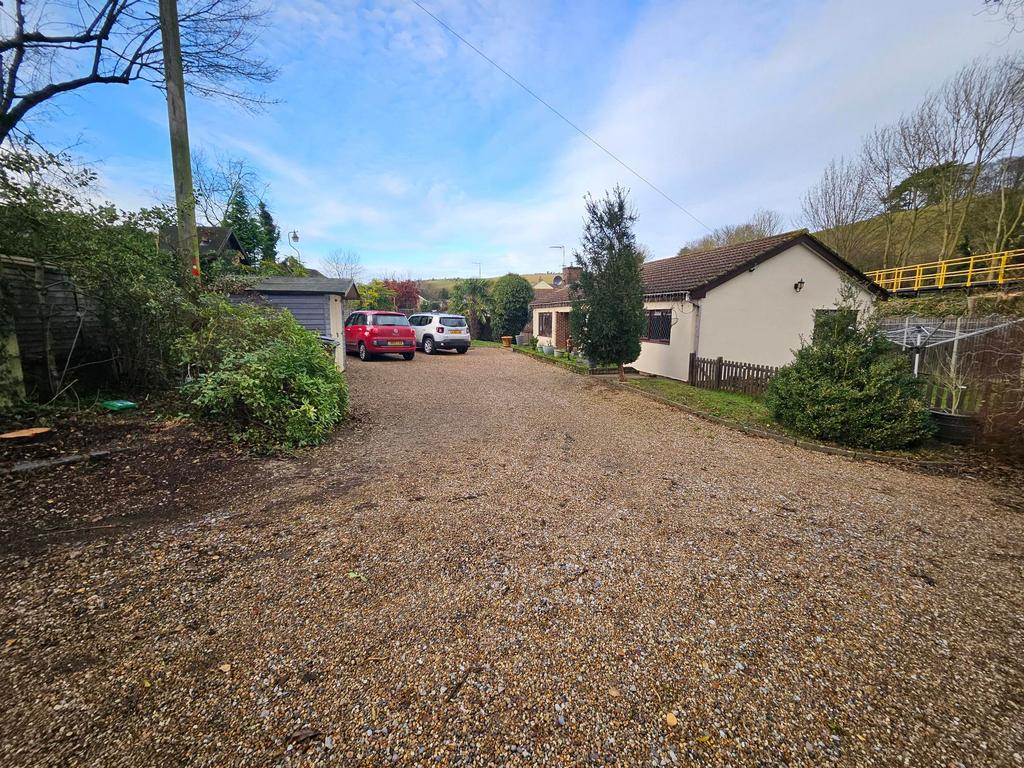 Stonehall Road, Lydden, CT15 3 bed detached bungalow for sale £450,000