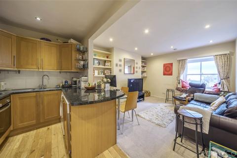 3 bedroom apartment for sale - London, London SW2