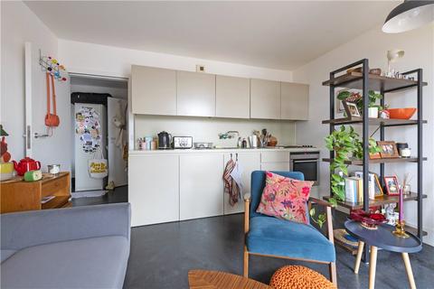 1 bedroom apartment for sale, Garratt Lane, London