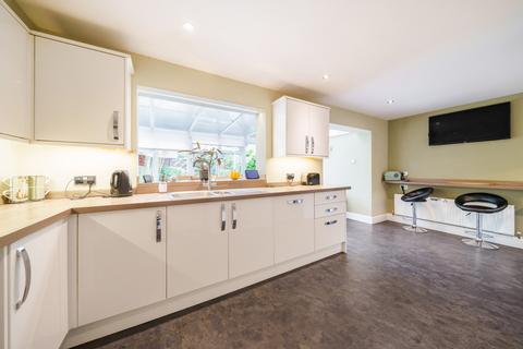 4 Waterloo Road, Crowthorne, RG45 7NT