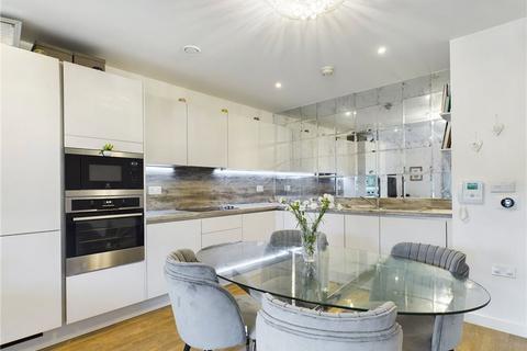 3 bedroom apartment for sale - London, London SE8