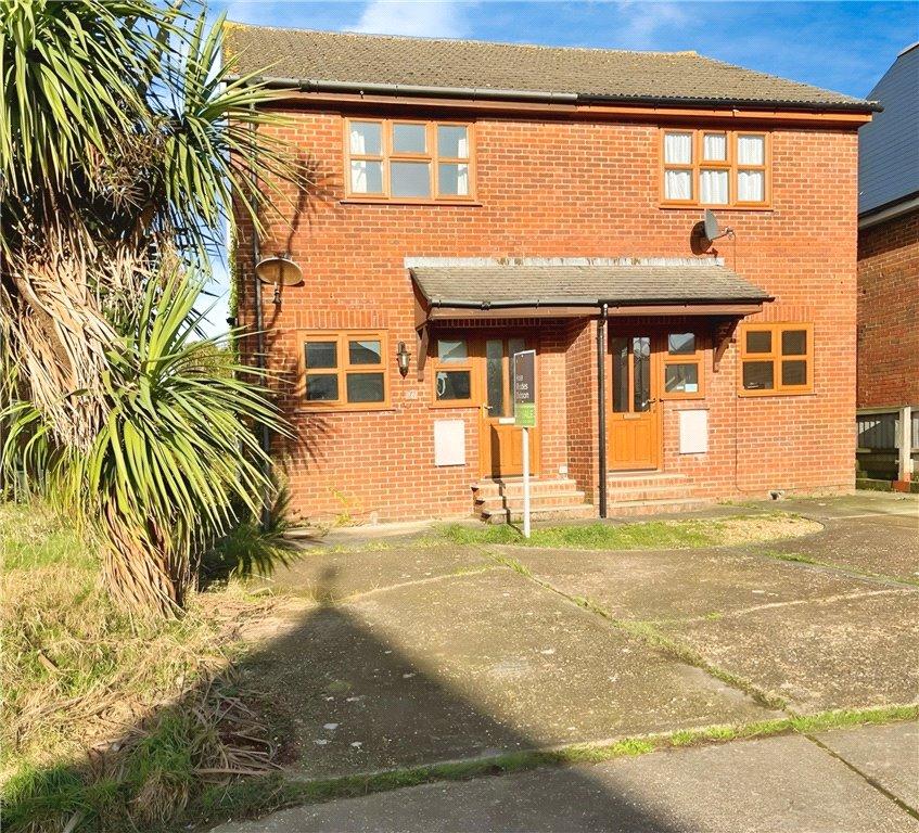 Yarborough Road, East Cowes, Isle of... 2 bed semidetached house £