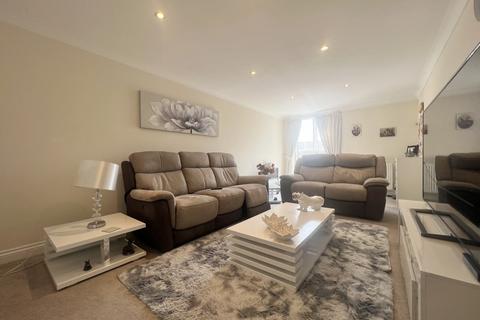 1 bedroom apartment for sale, Queensmead, Farnborough, Hampshire