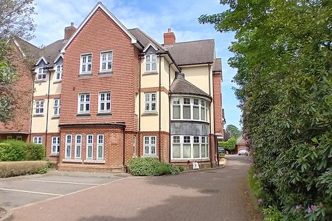 2 bedroom apartment for sale - Branskomewood Road, Fleet GU51