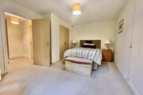 2 bedroom apartment for sale - Branskomewood Road, Fleet GU51