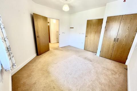 2 bedroom apartment for sale - Redfields Lane, Church Crookham, Fleet GU52