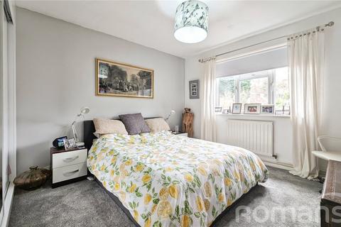21 Beacon Close, Wrecclesham, Farnham, GU10 4PA
