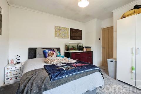 21 Beacon Close, Wrecclesham, Farnham, GU10 4PA