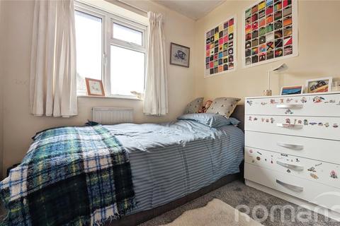 21 Beacon Close, Wrecclesham, Farnham, GU10 4PA