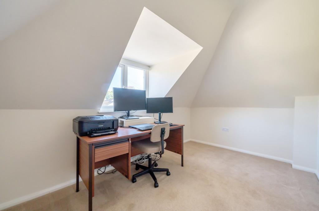 Bedroom / Study