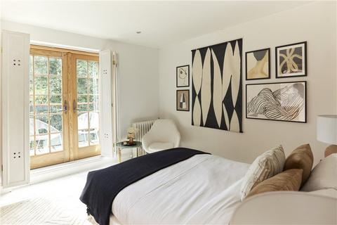 4 bedroom terraced house for sale, Rosemont Road, Camden, London