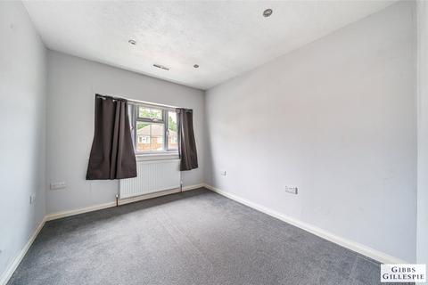 4 bedroom semi-detached house for sale - Verwood Road, Harrow, Middlesex