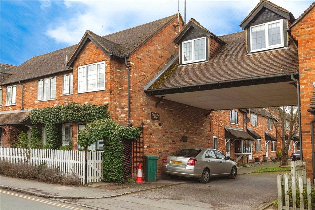 Charlotte Way, Marlow 3 bed terraced house £375,000