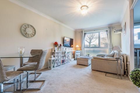 1 bedroom apartment for sale, Aylsham Drive, Ickenham, Uxbridge