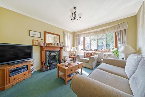 102 Copthall Road West, Ickenham, Uxbridge, UB10 8HT