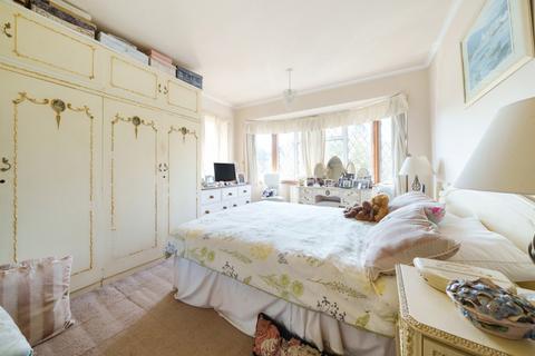 102 Copthall Road West, Ickenham, Uxbridge, UB10 8HT