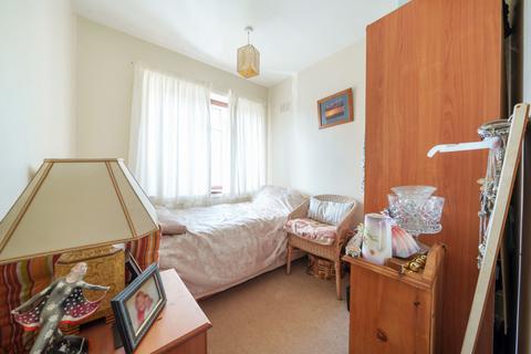 102 Copthall Road West, Ickenham, Uxbridge, UB10 8HT