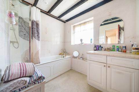 102 Copthall Road West, Ickenham, Uxbridge, UB10 8HT