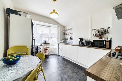 1 bedroom property for sale, Gwendoline Avenue, London