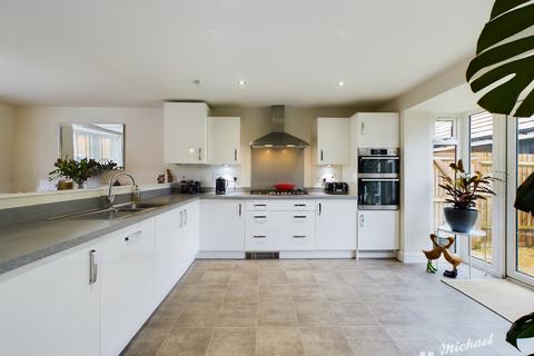 8 Babbage Grove, Leighton Buzzard, LU7 3GA